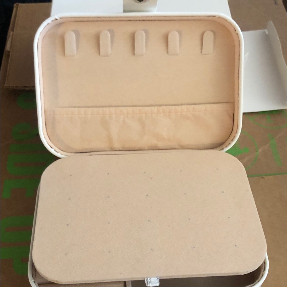 Cream MRS Rhinestone Decorative Box - Picture 4 of 4